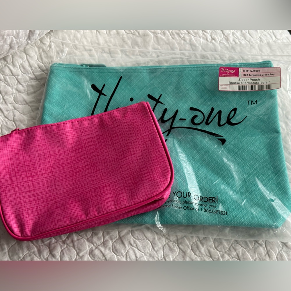 Two thirty one zip pockets